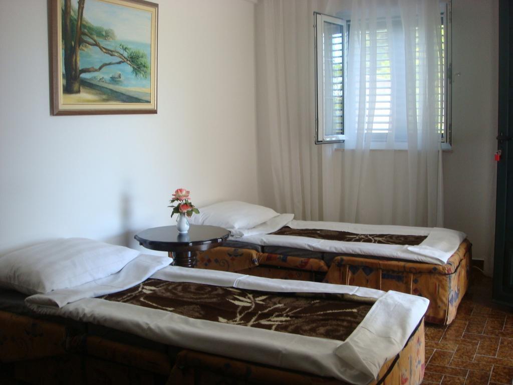 Apartmani Dragovic Sveti Stefan Szoba fotó